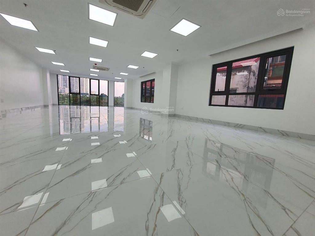 Bán nhà lê thanh nghị, 100m mặt tiền 7,2m, phân lô ô tô tránh, ô tô vào nhà, dân trí cao, giá 30 tỷ