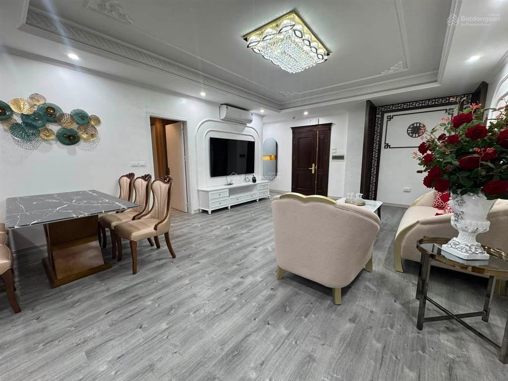 Bán căn hộ chung cư thăng long garden, 132m2, 3 ngủ 2 vệ sinh, full nội thất, giá chỉ nhỉnh 70tr/m