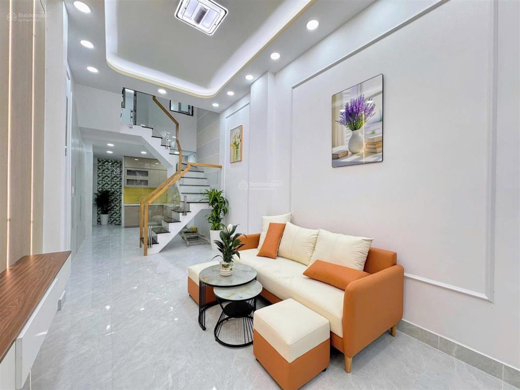 Kẹt vốn! bán nhà đoàn thị điểm p. 11 q. phú nhuận, 4tỷ5 cho thuê 15 triệu/th shr, hẻm to,  ngay