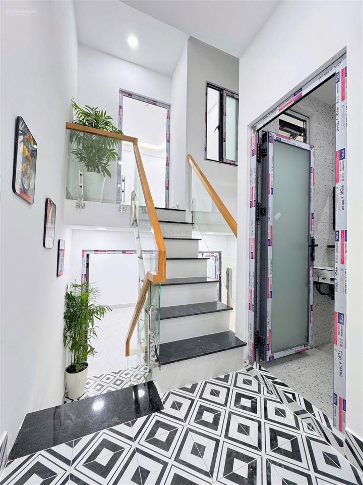 Kẹt vốn! bán nhà đoàn thị điểm p. 11 q. phú nhuận, 4tỷ5 cho thuê 15 triệu/th shr, hẻm to,  ngay