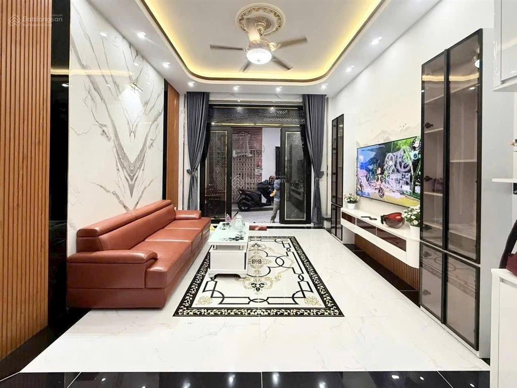 Nhà quận 9! ở là mê  đầu tư là lời, giá 4 tỷ 5 + 21tr/tháng dòng tiền cho thuê, dt 60m2,  ngay