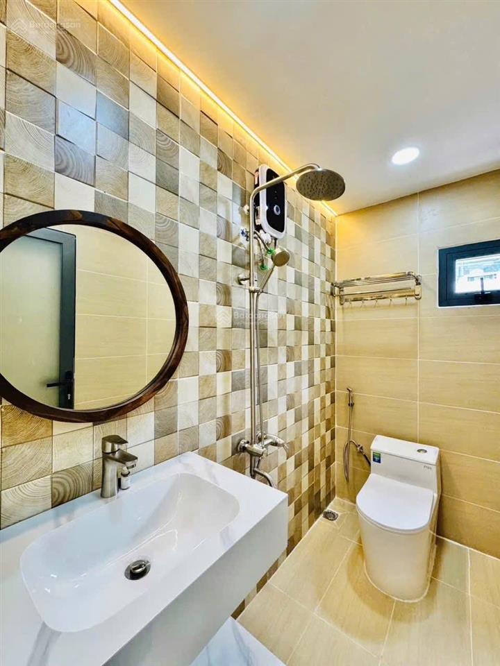 Hẻm 12m!!! ngay tại q9 hẻm to nhà rẻ 5tỷ5, dt 45m2, dọn vào ở ngay, nhanh tay  để đi xem nhà