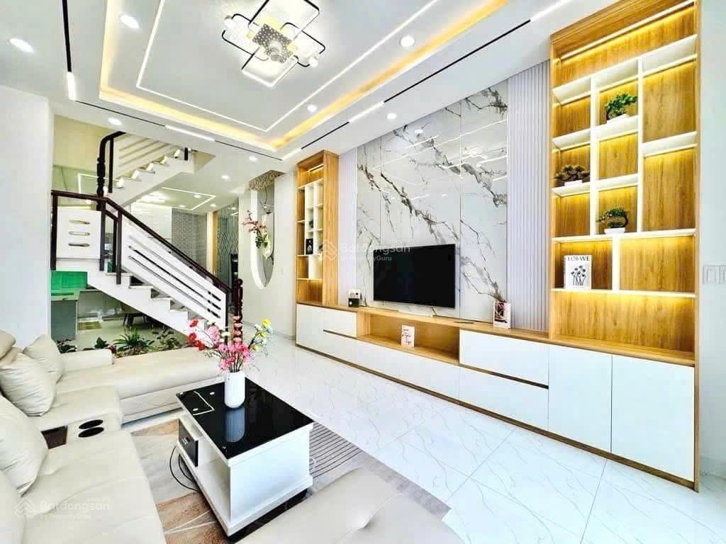 Dòng tiền thuê 14tr/tháng, nhà đoàn như hài p12 quận 4, rao bán giá 3 tỷ 790, hxh, dt lớn,  ngay