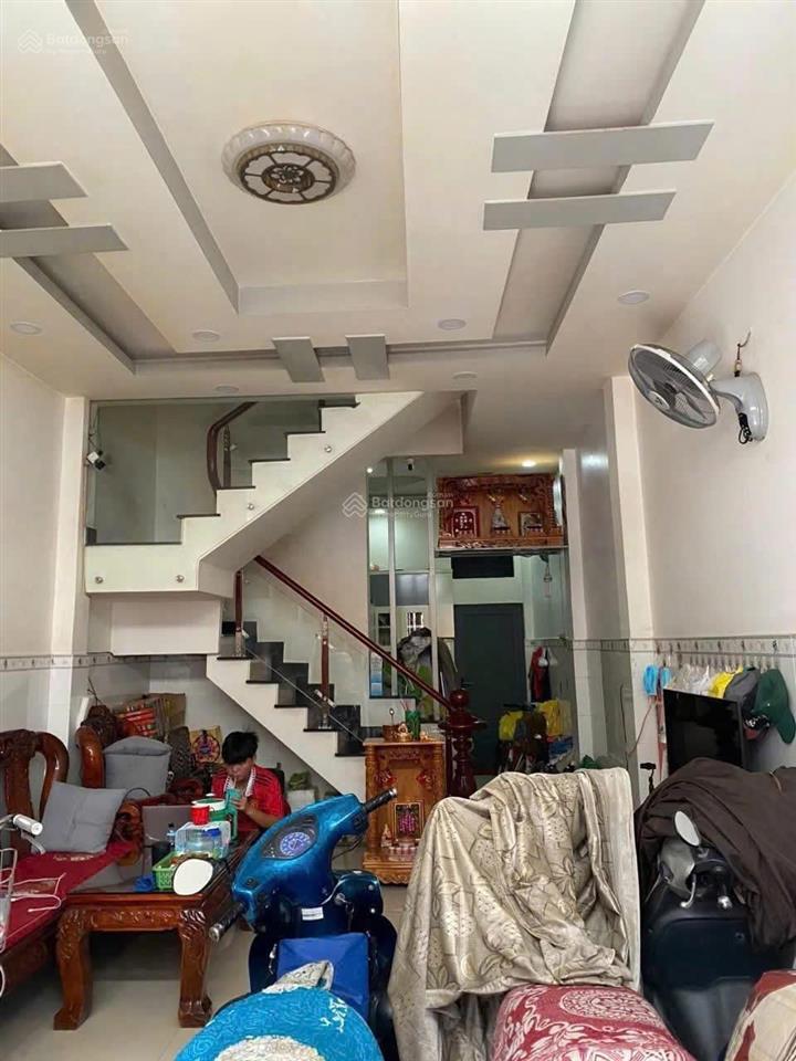 Nhà ngộp bank, cần bán gấp giá 5tỷ250 tại võ văn tần q3, full nội thất, nhà đẹp hxh,  ngay
