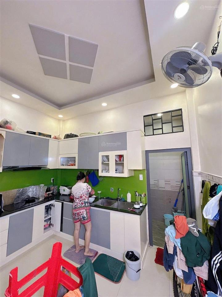Nhà ngộp bank, cần bán gấp giá 5tỷ250 tại võ văn tần q3, full nội thất, nhà đẹp hxh,  ngay