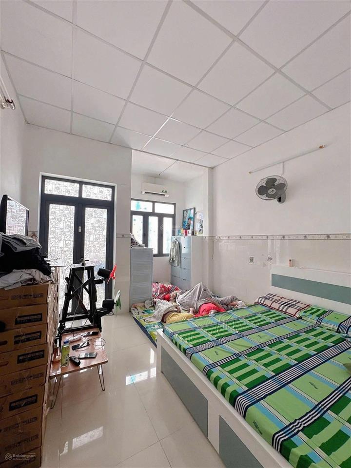 Nhà ngộp bank, cần bán gấp giá 5tỷ250 tại võ văn tần q3, full nội thất, nhà đẹp hxh,  ngay