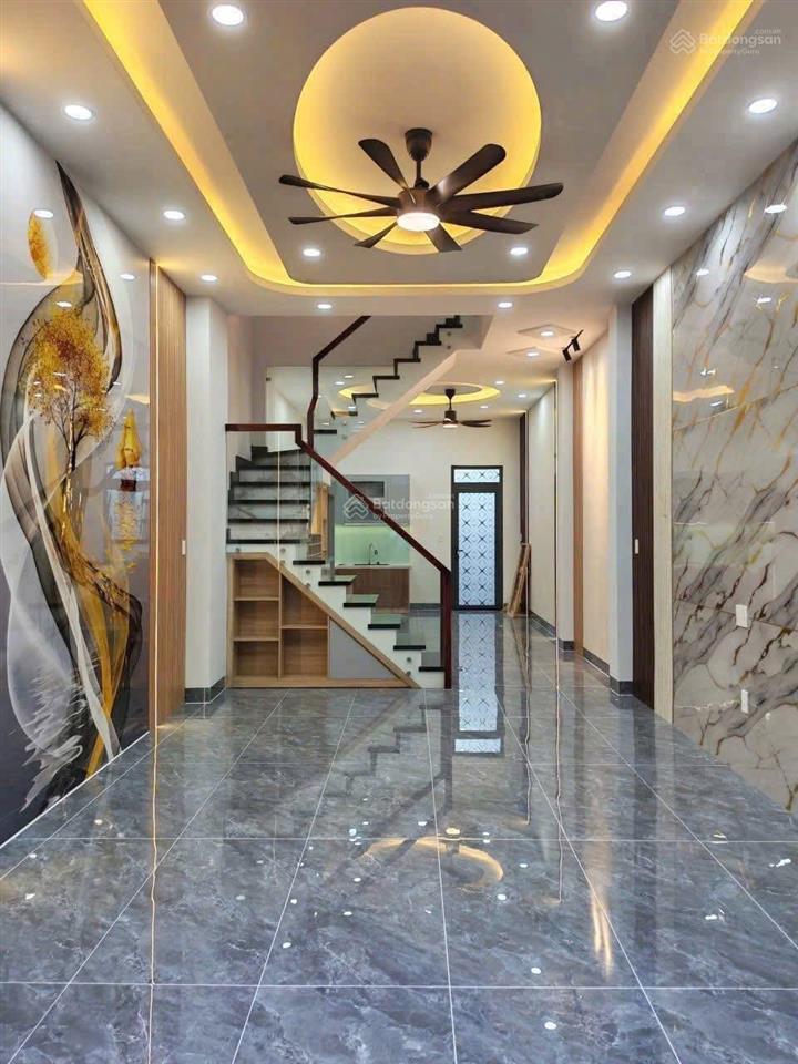Bán nhà giá ngộp tại lê văn sỹ q3, giá 5 tỷ 5, 3pn, 3wc, pháp lý đầy đủ,  ngay để xem nhà