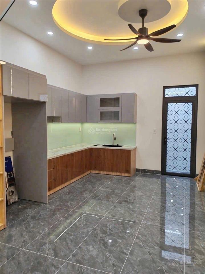 Bán nhà giá ngộp tại lê văn sỹ q3, giá 5 tỷ 5, 3pn, 3wc, pháp lý đầy đủ,  ngay để xem nhà