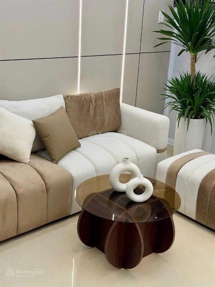 Ngay q10  nhà cách 30m đường nguyễn giản thanh, cạnh cv lê thị riêng giá 3tỷ990, dt 35m2, cần bán