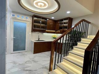 Kẹt tiền! bán giá 4 tỷ 5 chủ bán gấp nhà tại ngô quyền, 40m2, 2pn, 2wc, cho thuê 15 triệu/tháng