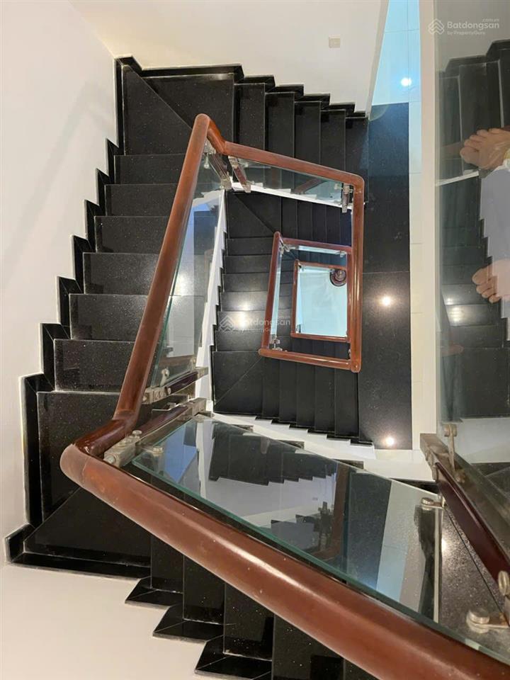 Nhà mặt tiền đường 20m gần lotte, 5 tầng, 5 pn phường 17 gò vấp, dt 66m2, 10.7 tỷ tl