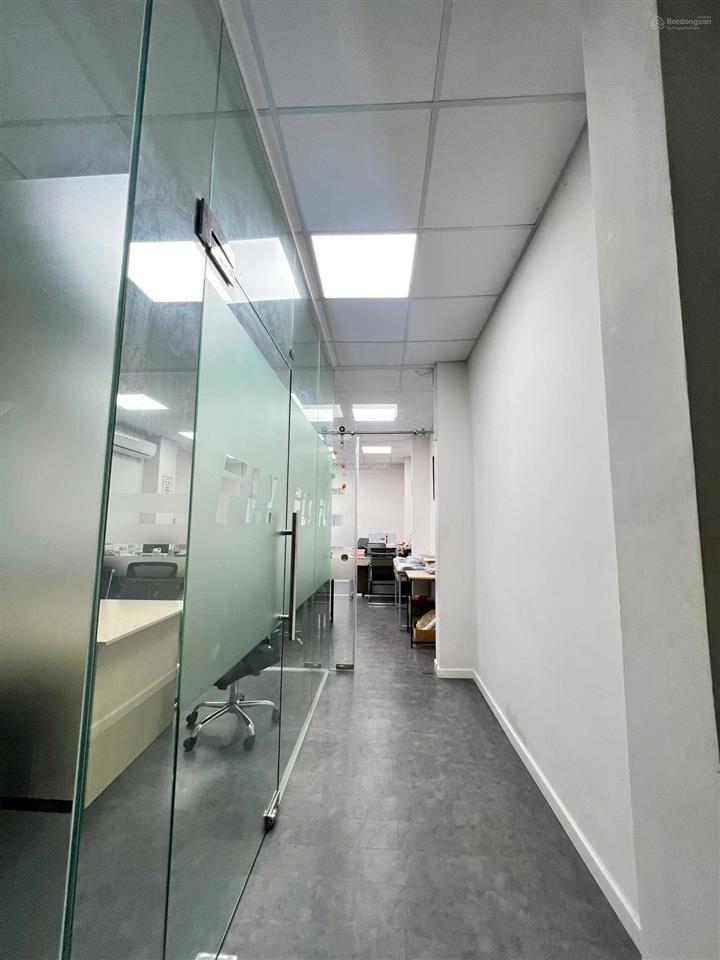 Hàng hiếm hxt 8m thông  lê thị hồng (5x 18m) 4lầu  phường 17  gò vấp