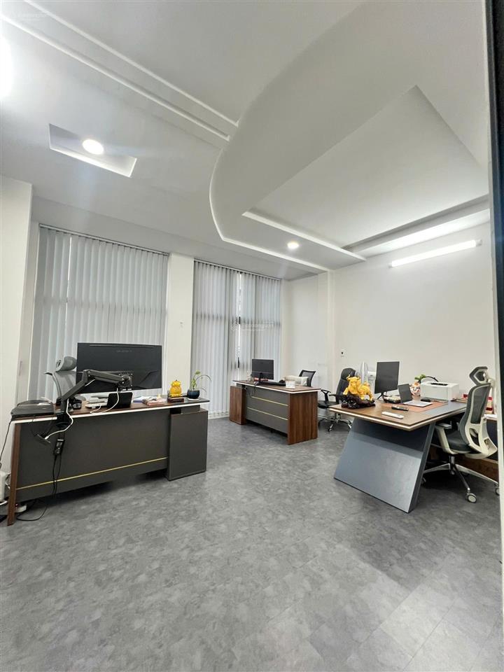 Hàng hiếm hxt 8m thông  lê thị hồng (5x 18m) 4lầu  phường 17  gò vấp