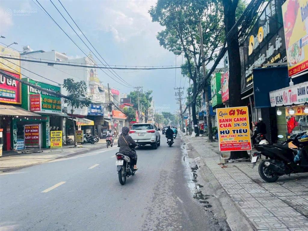 Mặt tiền nhỉnh 16 tỷ  3 lầu  dt 114m2 đường lê văn thọ  p16  gv
