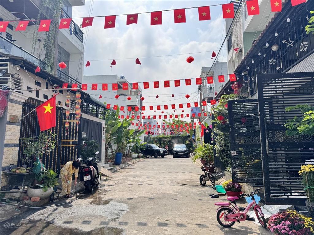 Đất nền bưng ông thoàn  hẻm xe hơi quay đầu  xây dựng 5 tầng  51m² (4.1x12.3m)  chỉ 4.3 tỷ