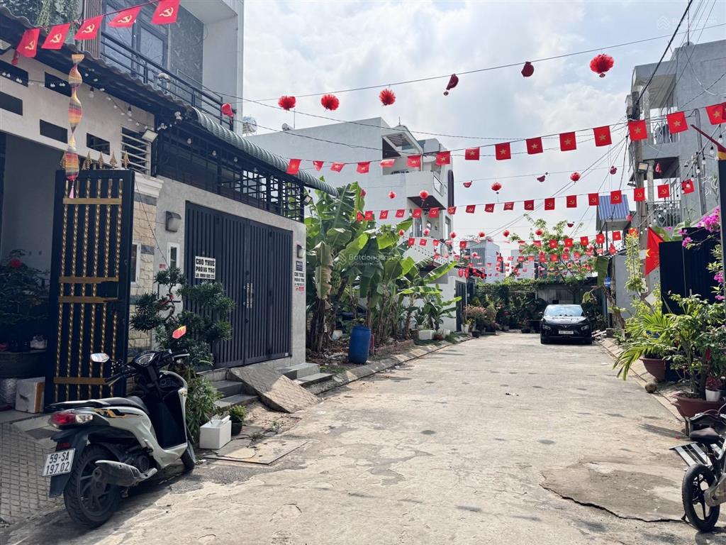 Đất nền bưng ông thoàn  hẻm xe hơi quay đầu  xây dựng 5 tầng  51m² (4.1x12.3m)  chỉ 4.3 tỷ