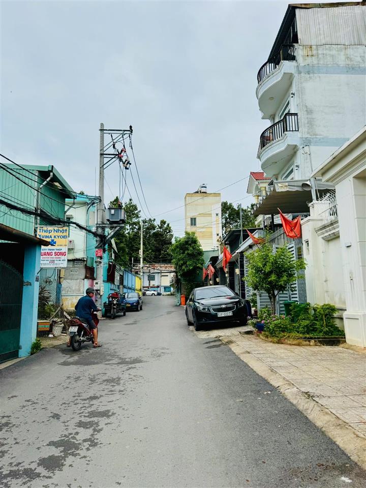 Bán đất nền ngay khu công nghệ cao vành đai 2  65m² (4x17m)  full thổ cư chỉ 5.4 tỷ