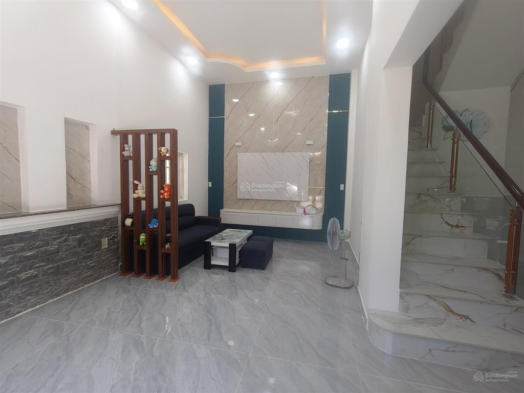 Nhà mới 2 tầng phước bình  mặt tiền kinh doanh  cạnh global city  64.5m2 (6.7x7.2m)  6.45 tỷ