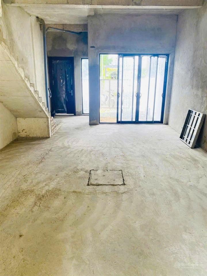 Nhà phố kdc compound  4 tầng 5x18 90m2  nhà thô gần bến xe miền đông mới, suối tiên  giá 5.5 tỷ