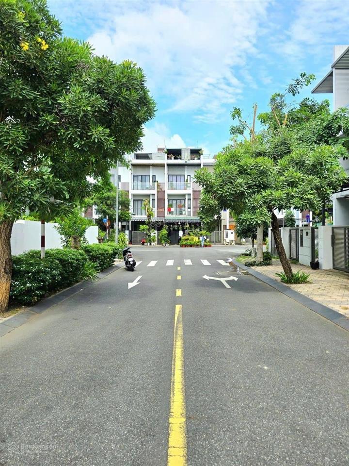 Nhà phố kdc compound  4 tầng 5x18 90m2  nhà thô gần bến xe miền đông mới, suối tiên  giá 5.5 tỷ