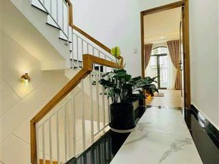 Chủ kẹt tiền bán gấp nhà sư vạn hạnh 12, quận 10. giá 8tỷ 890 .