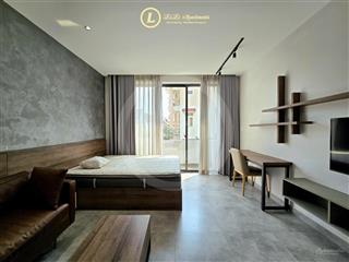 Căn hộ full nội thất có ban công  ngay cầu sg  thuận tiện di chuyển metro  ít phí