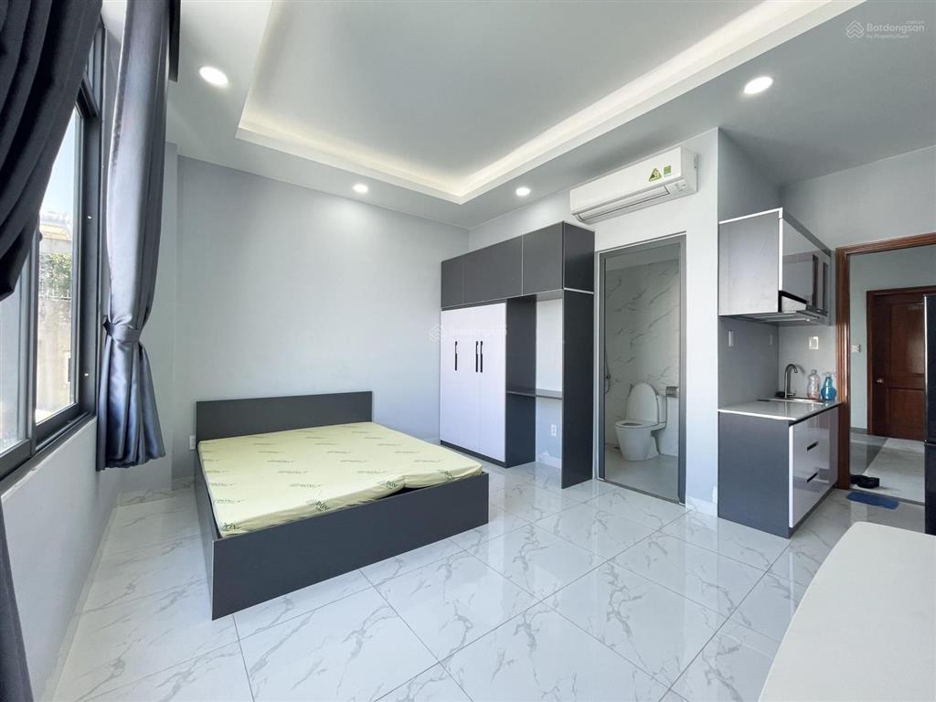 Studio đầy đủ nội thất  cửa sổ to  nhiều ánh sáng  nhận pet  gần metro