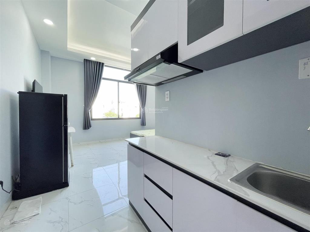 Studio đầy đủ nội thất  cửa sổ to  nhiều ánh sáng  nhận pet  gần metro