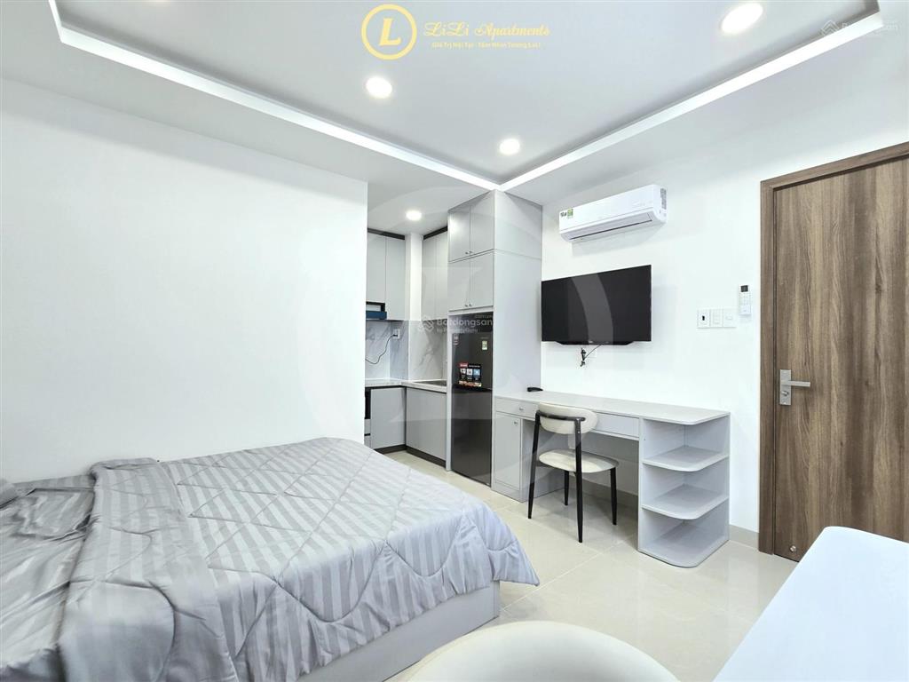 Studio đầy đủ nội thất  ngay cầu sài gòn  đậu được ô tô  nhận pet