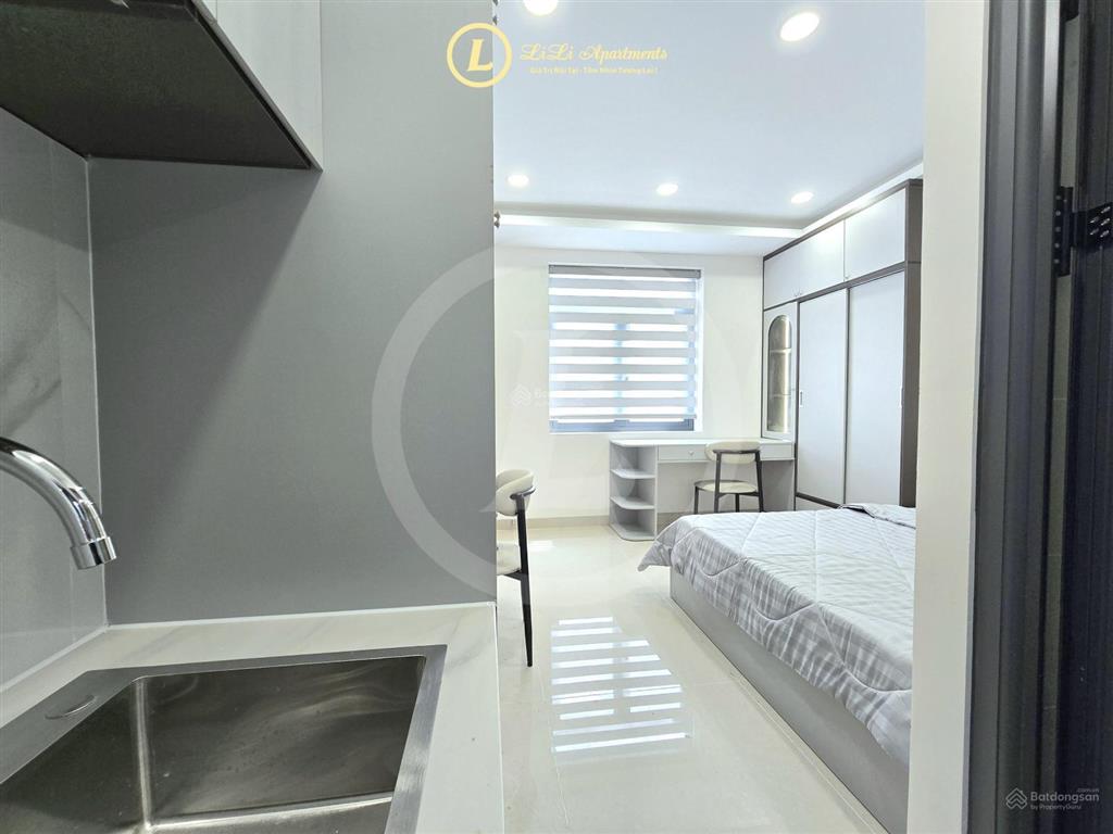 Studio đầy đủ nội thất  ngay cầu sài gòn  đậu được ô tô  nhận pet