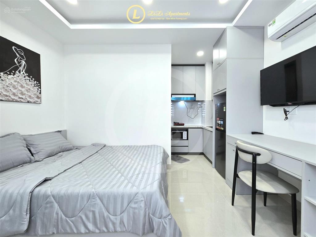 Studio đầy đủ nội thất  ngay cầu sài gòn  đậu được ô tô  nhận pet