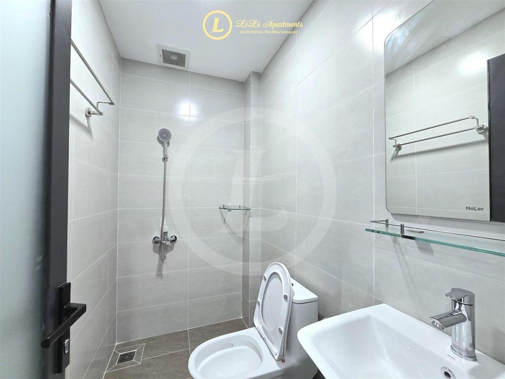 Studio đầy đủ nội thất  ngay cầu sài gòn  đậu được ô tô  nhận pet