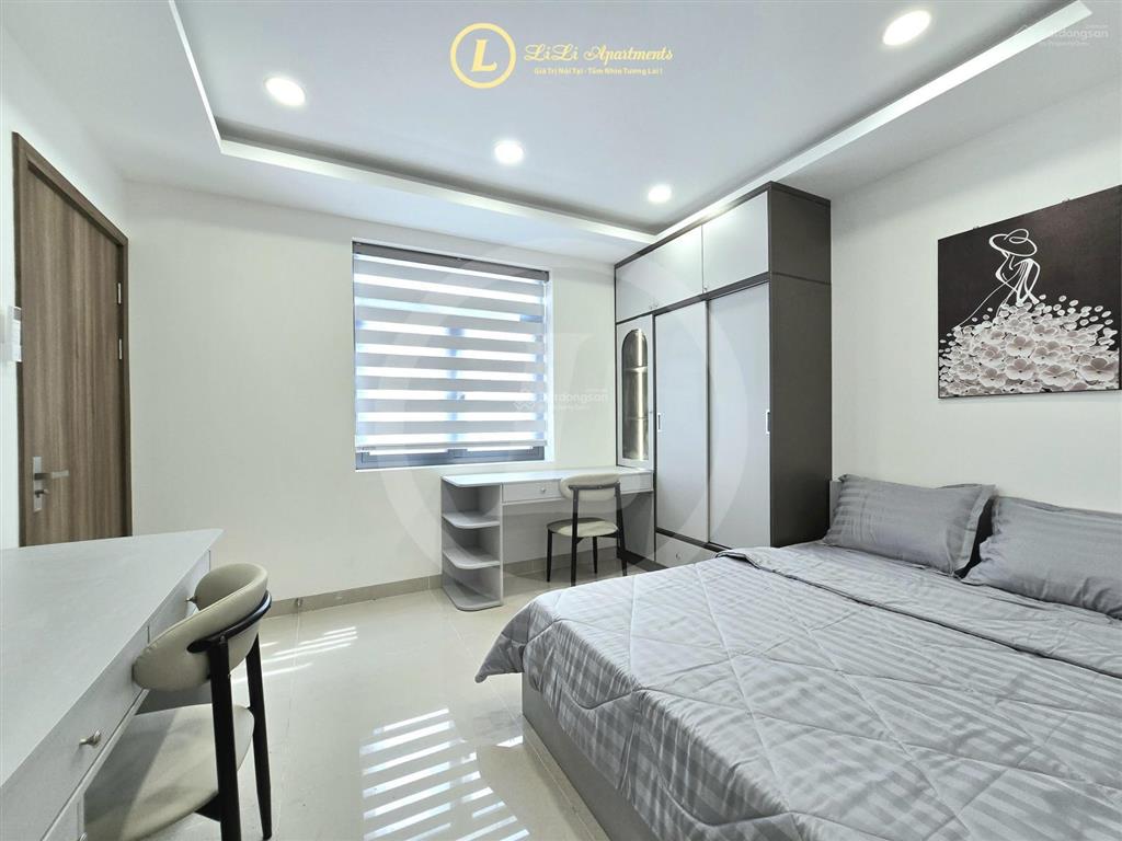 Studio đầy đủ nội thất  ngay cầu sài gòn  đậu được ô tô  nhận pet