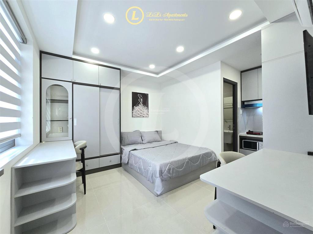 Studio đầy đủ nội thất  ngay cầu sài gòn  đậu được ô tô  nhận pet