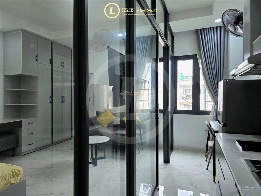 Studio tách bếp  máy giặt riêng  cửa sổ lớn  nhận pet  ngay cầu sg