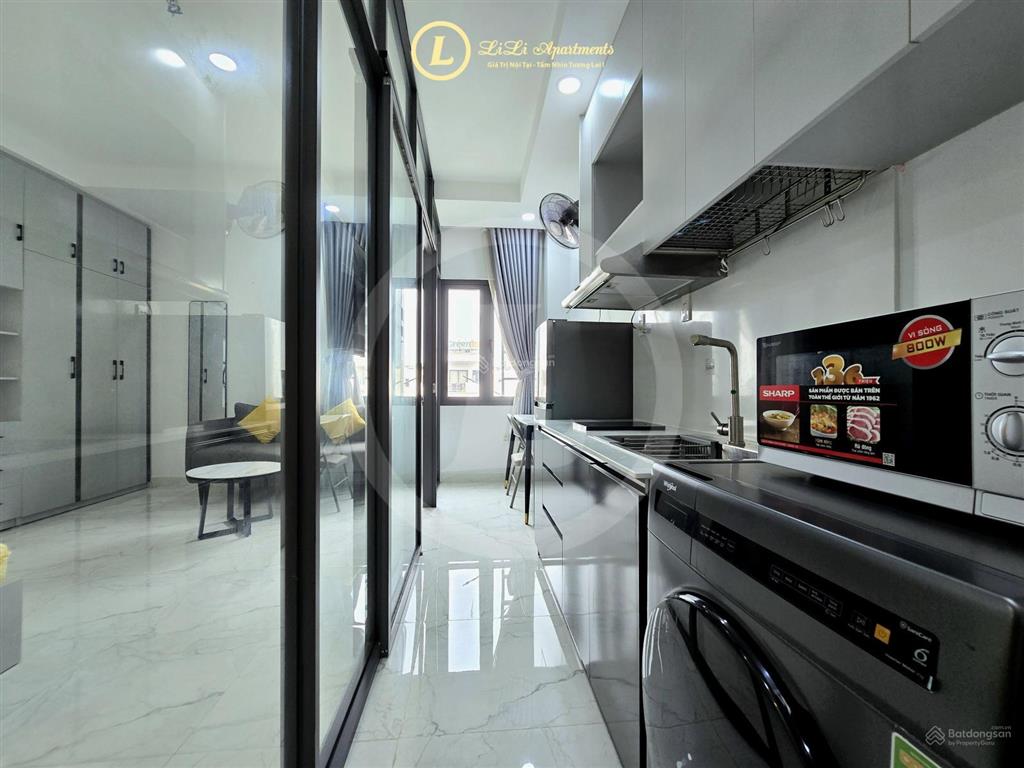 Studio tách bếp  máy giặt riêng  cửa sổ lớn  nhận pet  ngay cầu sg