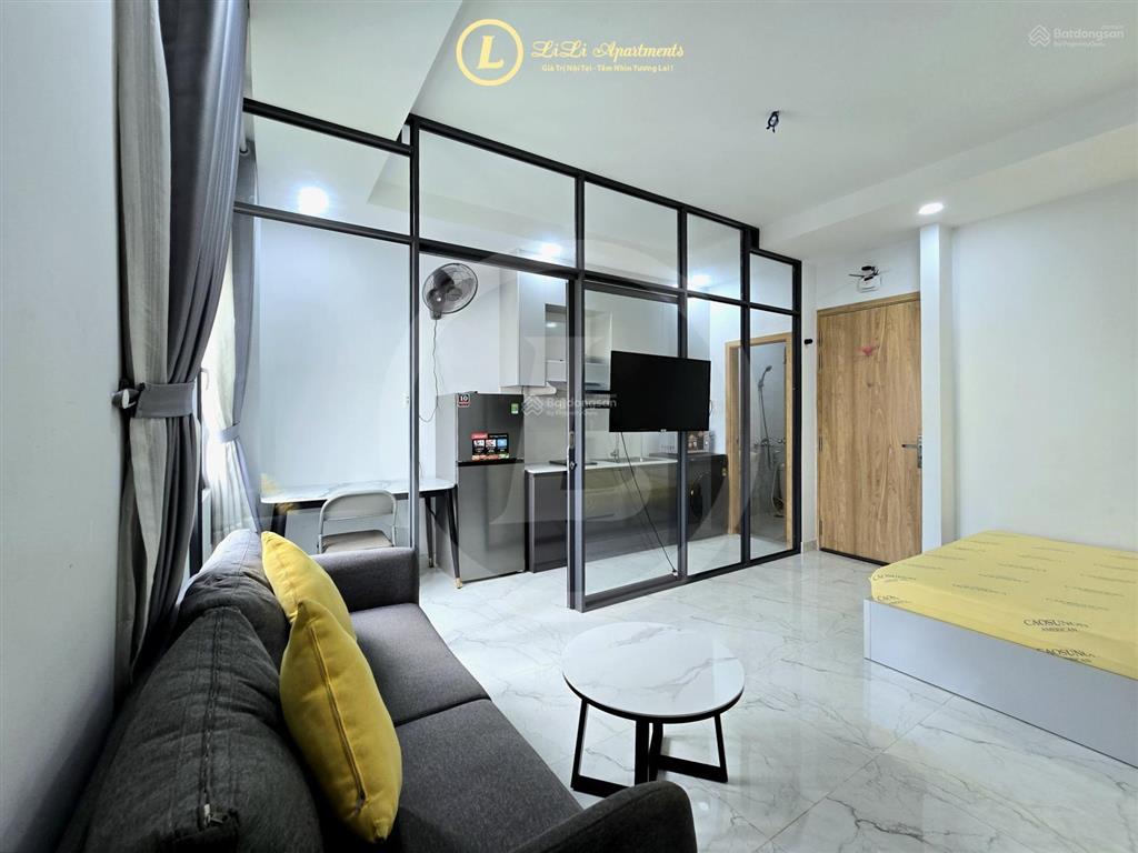 Studio tách bếp  máy giặt riêng  cửa sổ lớn  nhận pet  ngay cầu sg