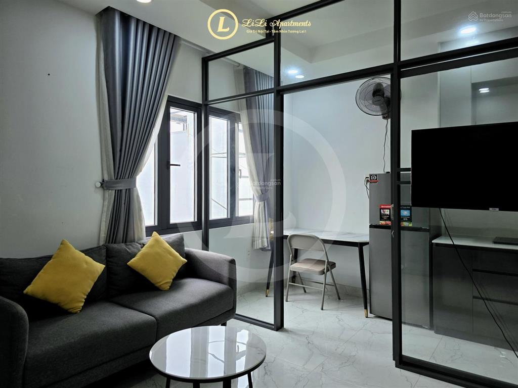 Studio tách bếp  máy giặt riêng  cửa sổ lớn  nhận pet  ngay cầu sg