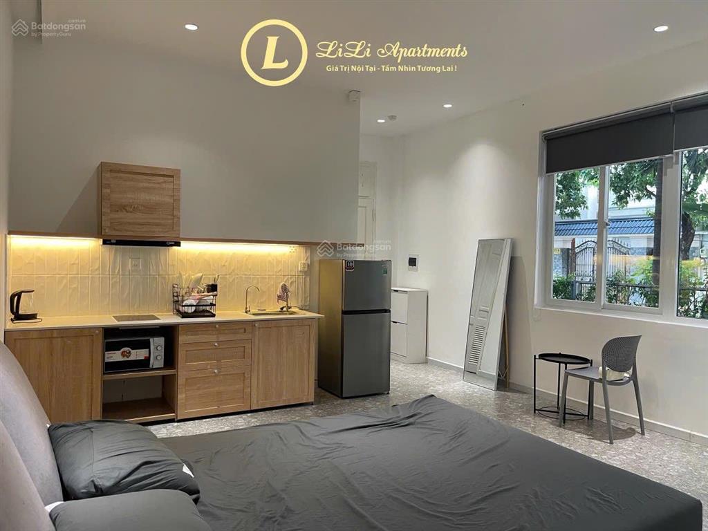 Căn hộ studio full nội thất  có sân riêng  free dv  gần cầu sg