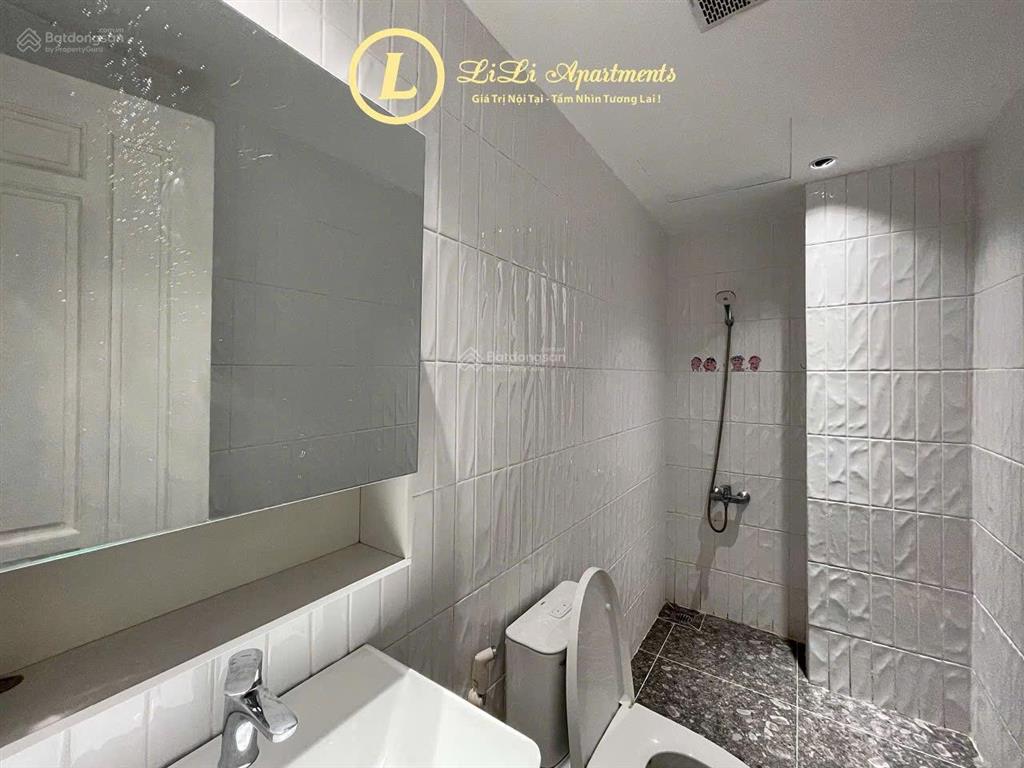 Căn hộ studio full nội thất  có sân riêng  free dv  gần cầu sg
