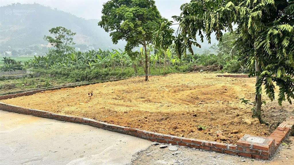 Đất giáp tuyến metro 300m vuông như bánh chưng, sẵn sổ hồng công chứng chủ cần bán nhanh