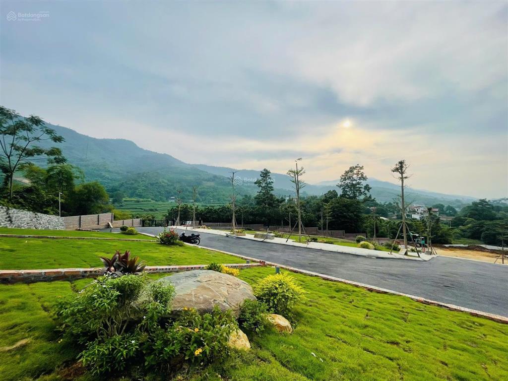 Ngoại ô hà nội di chuyển hơn 30km từ bigc e mời các bác về lập làng ạ. view đẹp thoáng săn mây