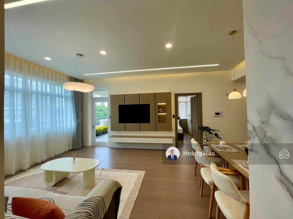 Cho thuê nhanh căn hộ green valley 2pn, 2wc, lầu cao. giá chỉ 18/tháng  0911 209 *** e. hào