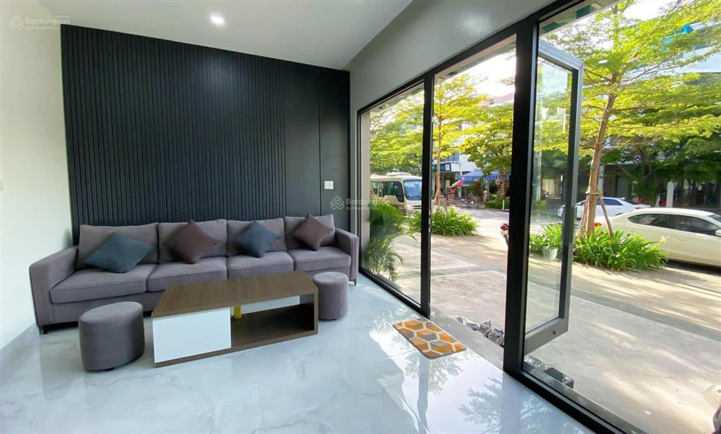 Em quỳnh bán nhanh căn lotus góc 2 mặt tiền cách biển 200m
