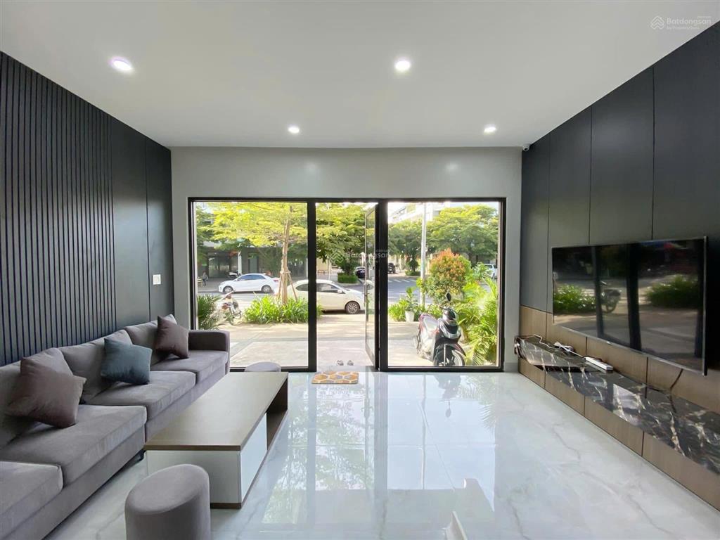 Em quỳnh bán nhanh căn lotus góc 2 mặt tiền cách biển 200m