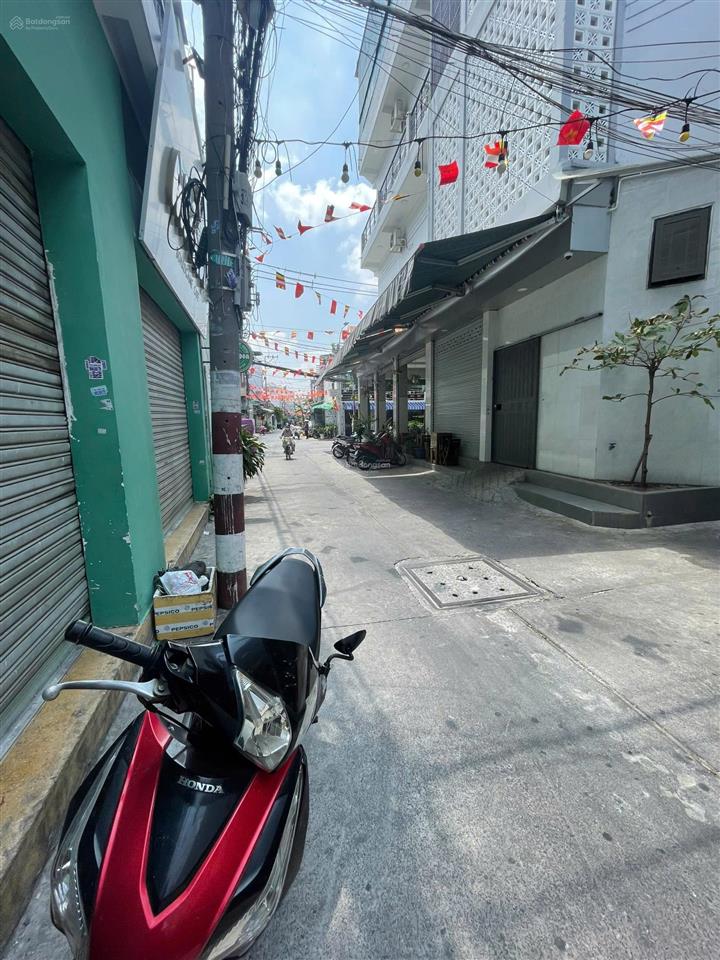 Bán nhà nát 55m2 nở hậu 4,8m  hẻm 6m thông giá 6 tỷ, đường hòa bình quận tân phú