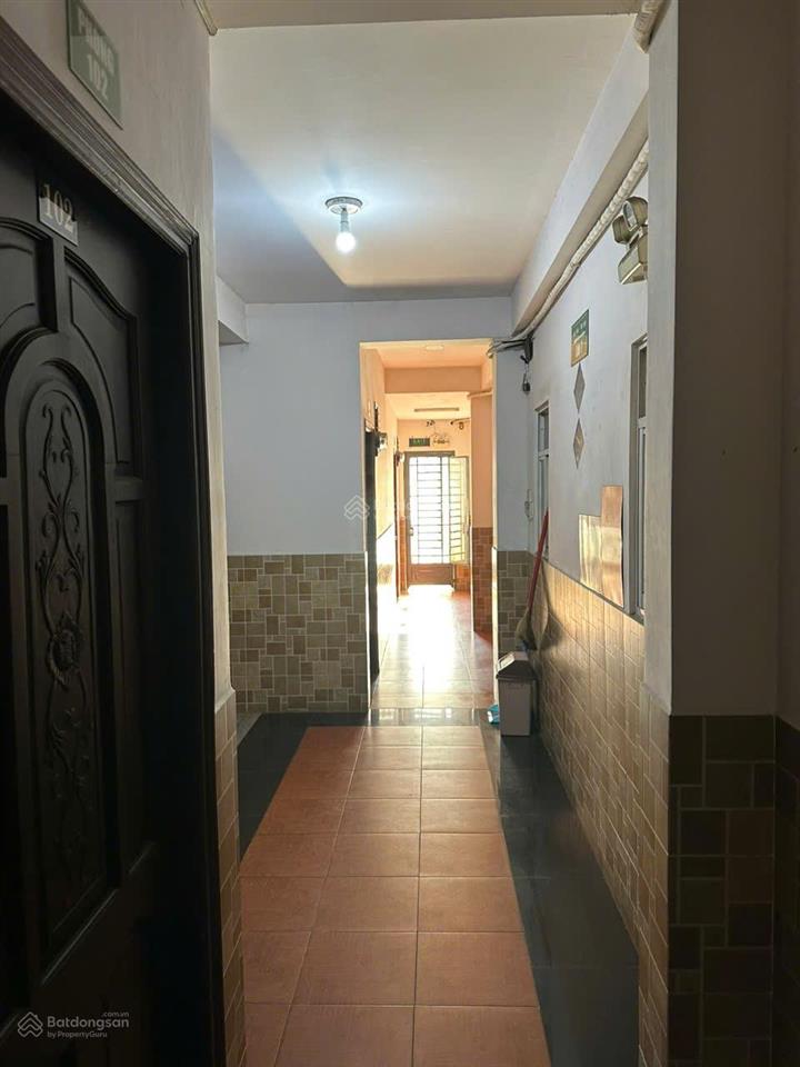 Khách sạn mtkd tân quý siêu vị trí. dt5x20m=100m2. 6 tấm. giá 18.9 tỷ