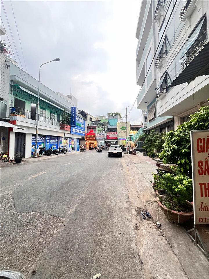 2 mtkd nguyễn súy vị trí đẹp nhất. dt đẹp 5x26m=130m2. giá 28 tỷ