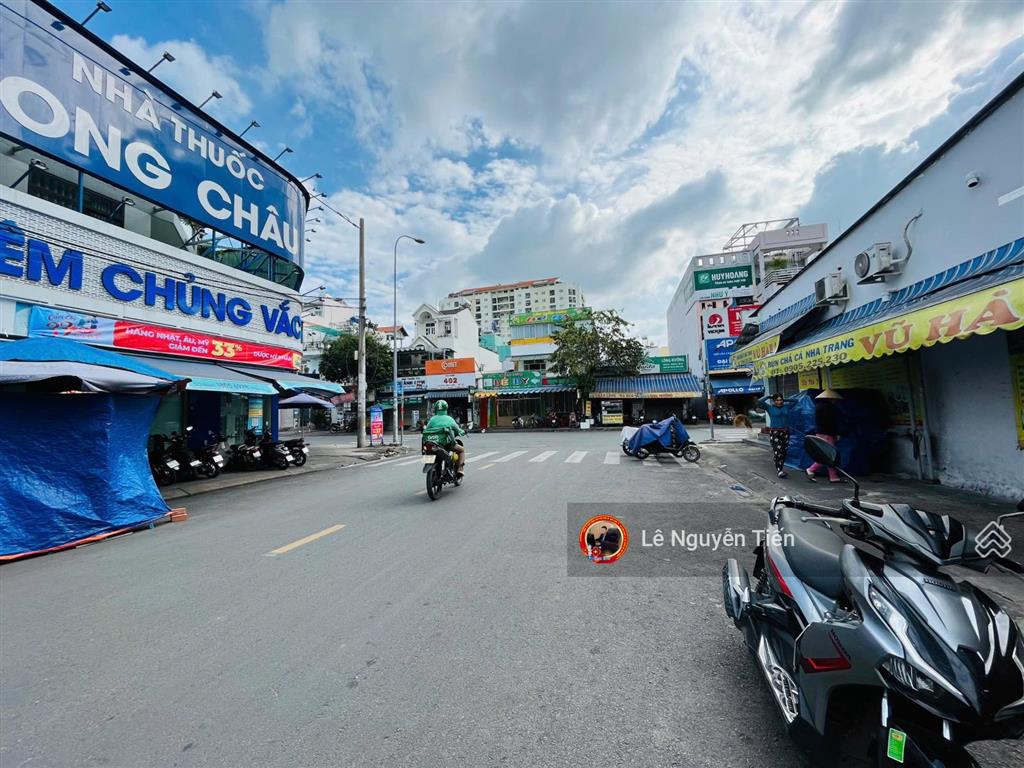 Mtkd ngay chợ tân hương. dt4x17.1=69m2. giá nhỉnh 10 tỷ
