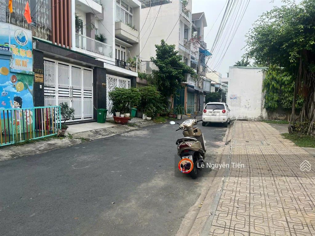 Góc 2mt hẻm nhựa xe hơi 8m gò dầutân sơn nhì. dt4.5x17m. 4 tấm